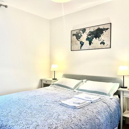 The Room King Size Bed And Private Bathroom Dublin Kültér fotó