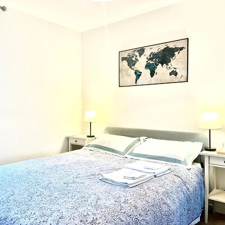 The Room King Size Bed And Private Bathroom Dublin Kültér fotó